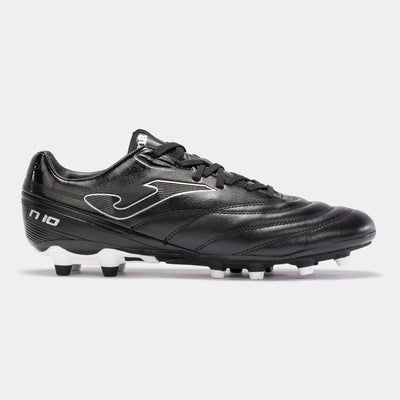 Joma Men's Numero-10 2201 .The upper is made of high-quality synthetic material with great tensile strength and incorporates 