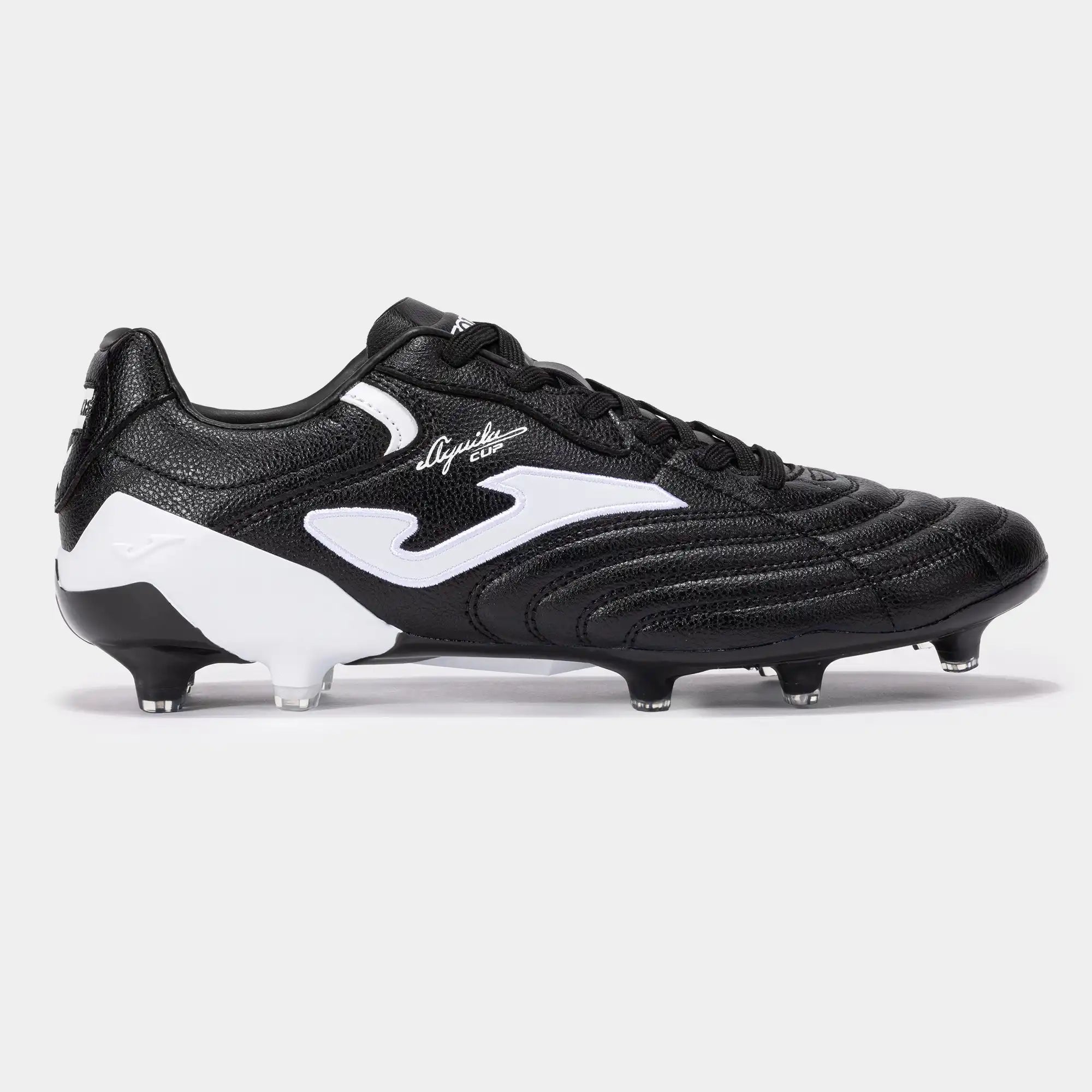 Joma Aguila Cup 2401 Firm Ground (FG) Classic design football cleats, designed to play on firm ground (FG)