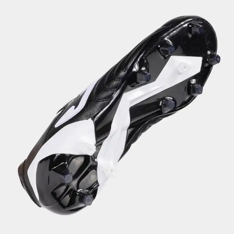 Joma Aguila Cup 2401 Firm Ground (FG)With an injection-molded insole keeping the base smooth over time.